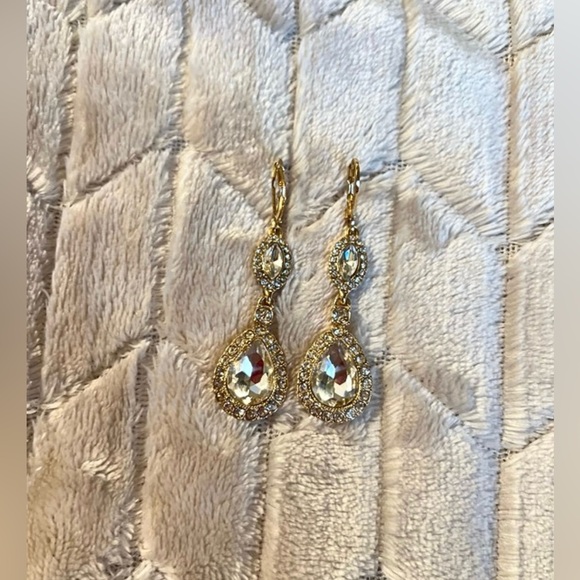 Three Tier Crystal Teardrop Pear Dangle Earring Bridal Wedding Elegant - Picture 4 of 5